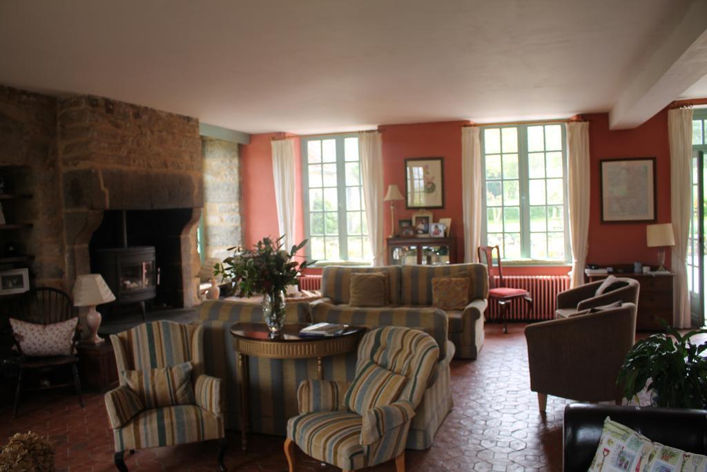 Chambres D'Hotes Belle Vallee 돔프롱 외부 사진